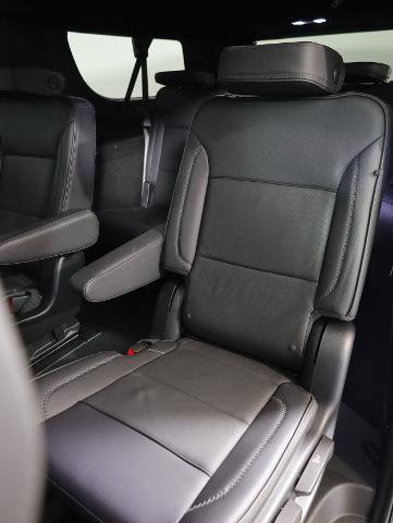 Used 2024 GMC Yukon XL Denali AWD/4WD image 13