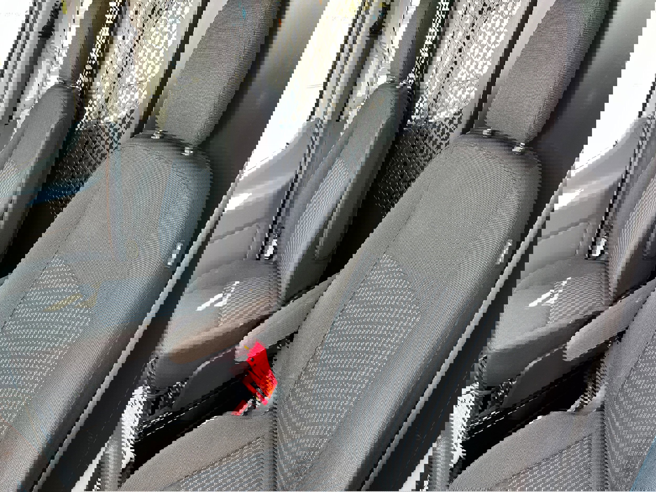 Certified 2019 Ford Transit 250 130 Low Roof w/ Exterior Upgrade Package image 9