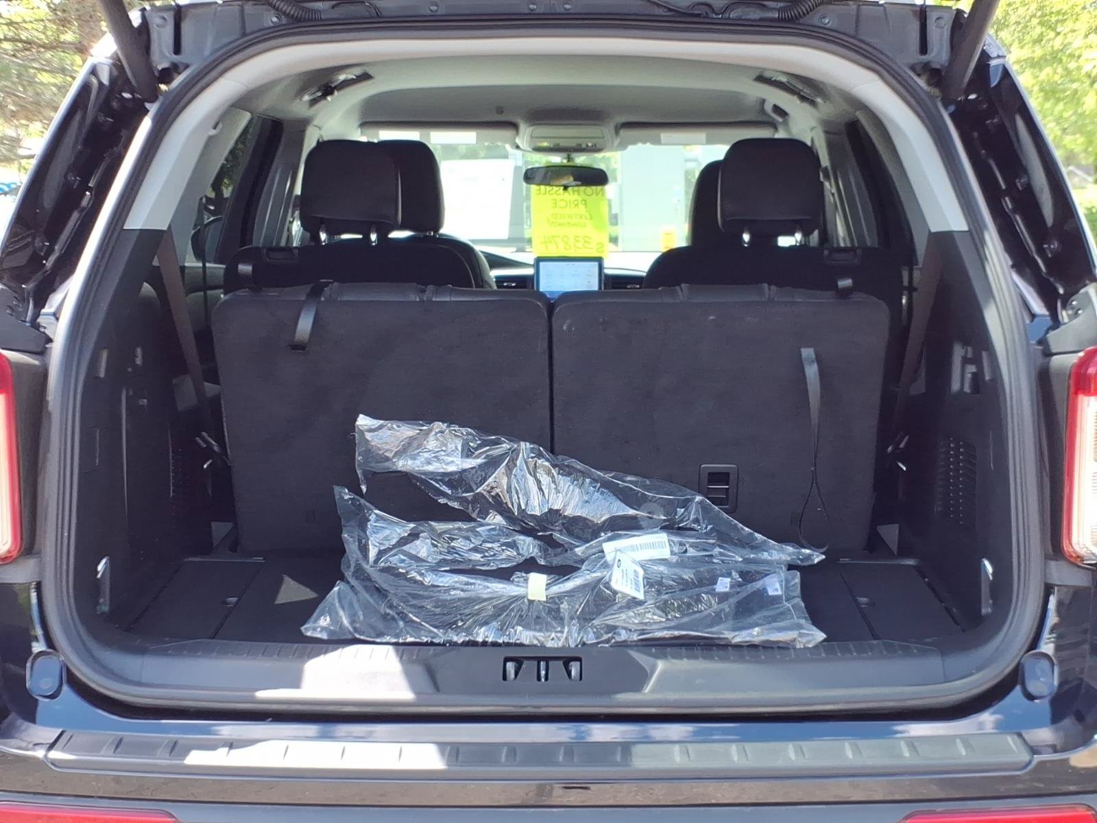 Certified 2024 Ford Explorer XLT w/ Equipment Group 202A AWD/4WD image 8