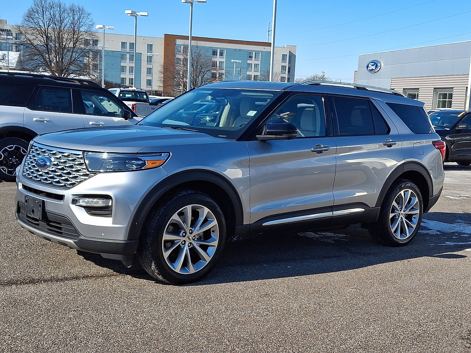Certified 2021 Ford Explorer Platinum w/ Premium Technology Package image 2