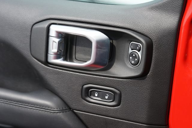 Used 2023 Jeep Wrangler Unlimited Sahara AWD/4WD image 29