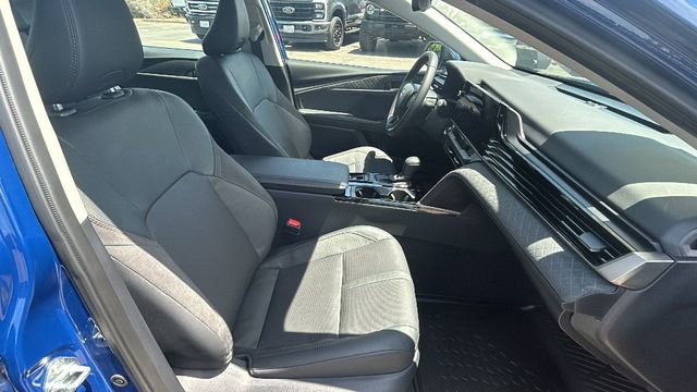 Used 2025 Toyota Camry XLE FWD image 11