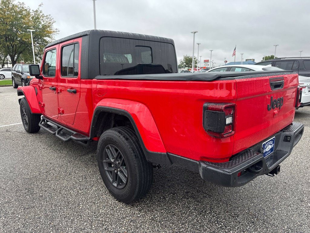 Used 2024 Jeep Gladiator Sport AWD/4WD image 2