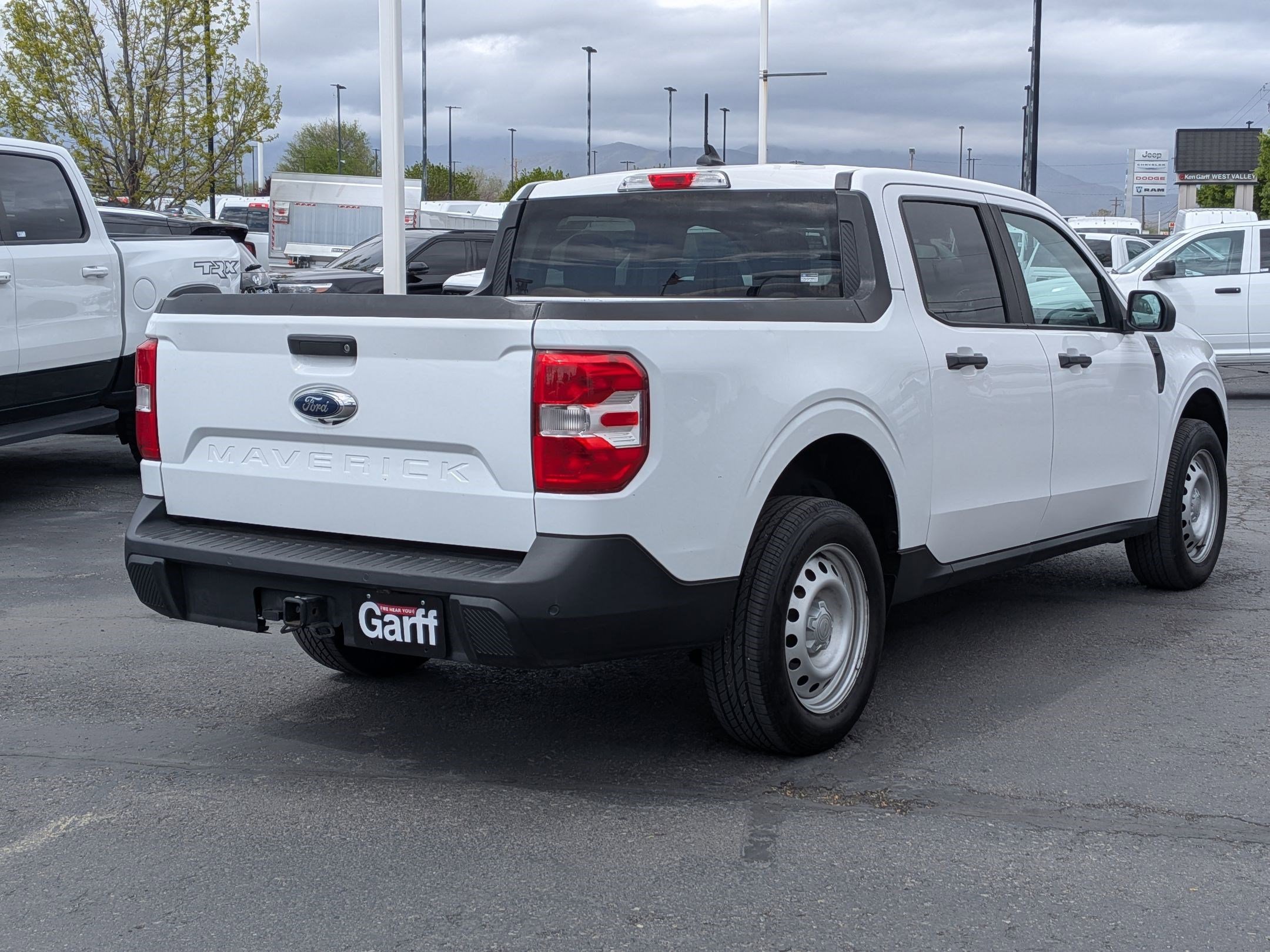 Certified 2022 Ford Maverick XL FWD image 3