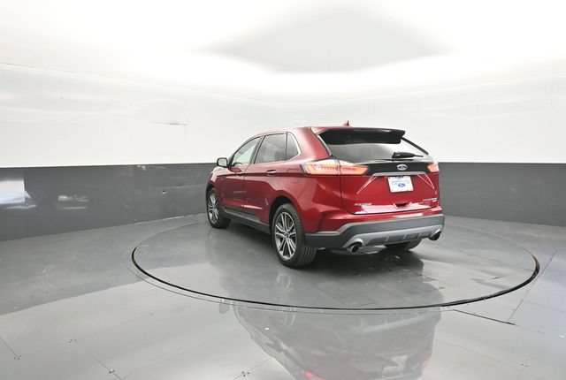 Certified 2019 Ford Edge Titanium w/ Cold Weather Package AWD/4WD image 5