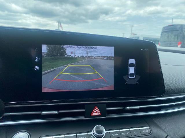 Used 2022 Hyundai Elantra Limited FWD image 21