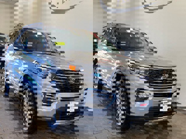 Certified 2022 Ford Explorer XLT w/ Equipment Group 202A image 6