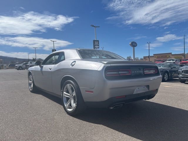 Used 2017 Dodge Challenger R/T image 4