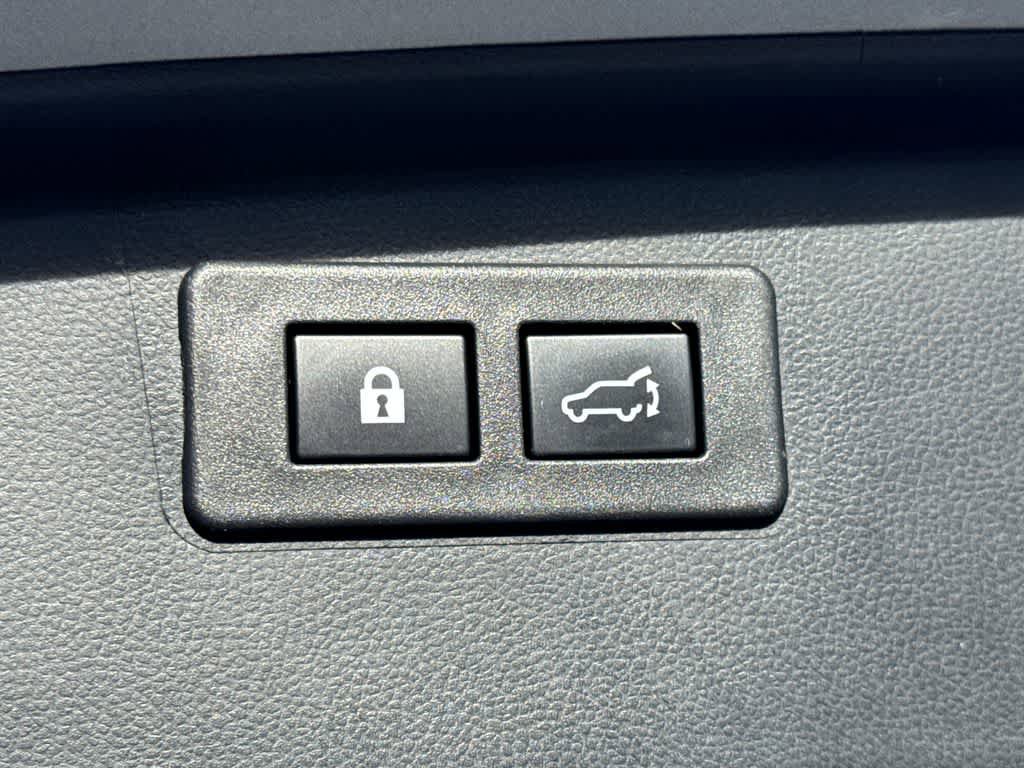 Used 2023 Subaru Outback Onyx Edition image 17