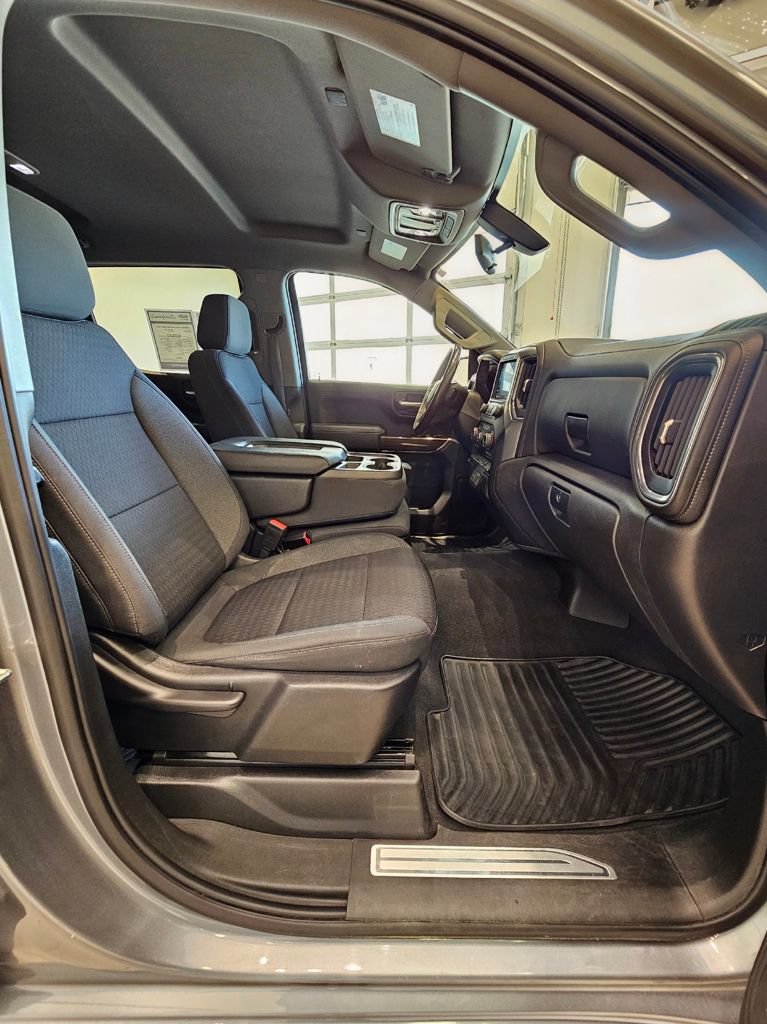 Used 2022 Chevrolet Silverado 1500 LT AWD/4WD image 29