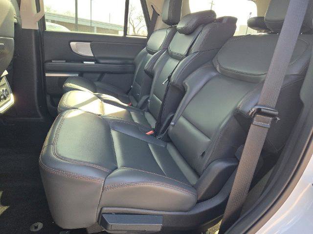 Certified 2025 Ford Expedition Active AWD/4WD image 22