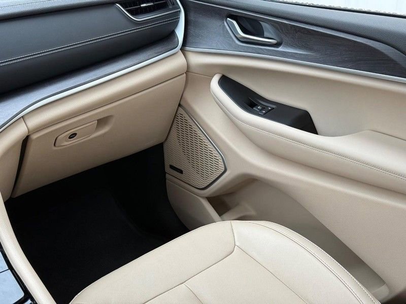 Used 2022 Jeep Grand Cherokee L Limited image 15