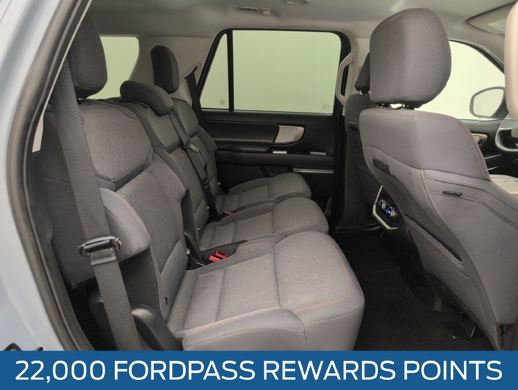 Certified 2025 Ford Expedition Active AWD/4WD image 16