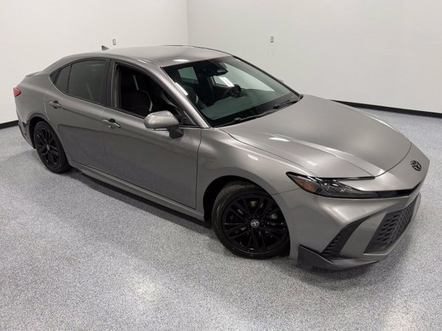 Used 2025 Toyota Camry SE FWD image 36