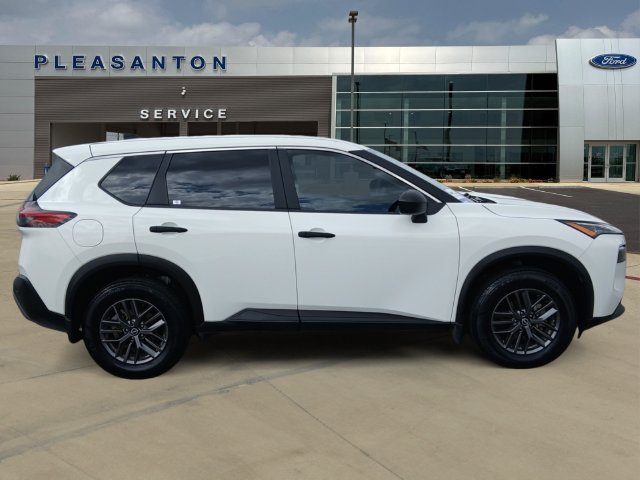 Used 2023 Nissan Rogue S FWD image 6