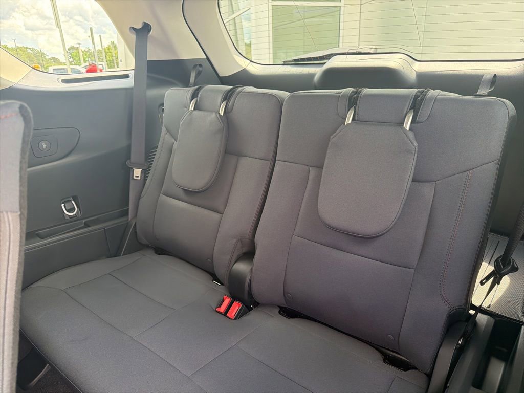 Certified 2025 Ford Explorer Active RWD image 19