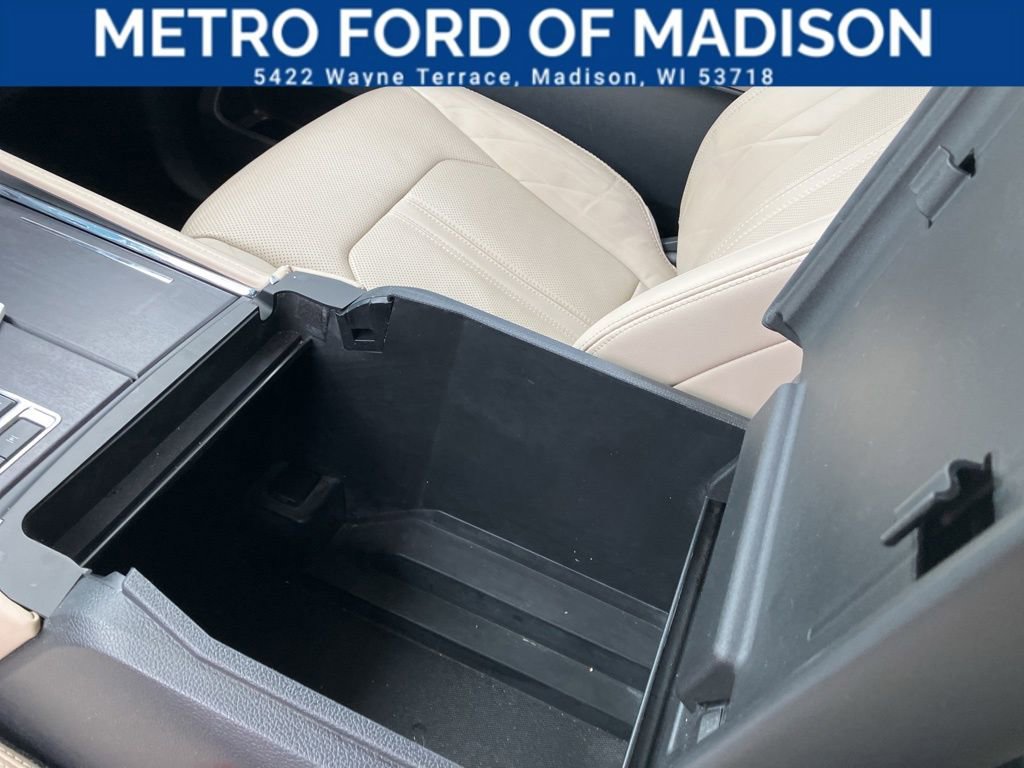 Certified 2022 Ford Expedition Max Platinum image 16