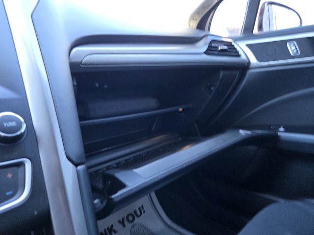Certified 2017 Ford Fusion SE w/ Fusion SE Technology Package FWD image 15