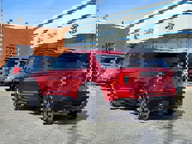 Certified 2023 Ford Explorer XLT w/ Equipment Group 202A image 3