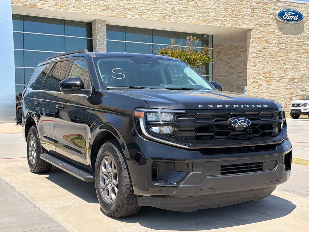 Certified 2025 Ford Expedition Active AWD/4WD image 17