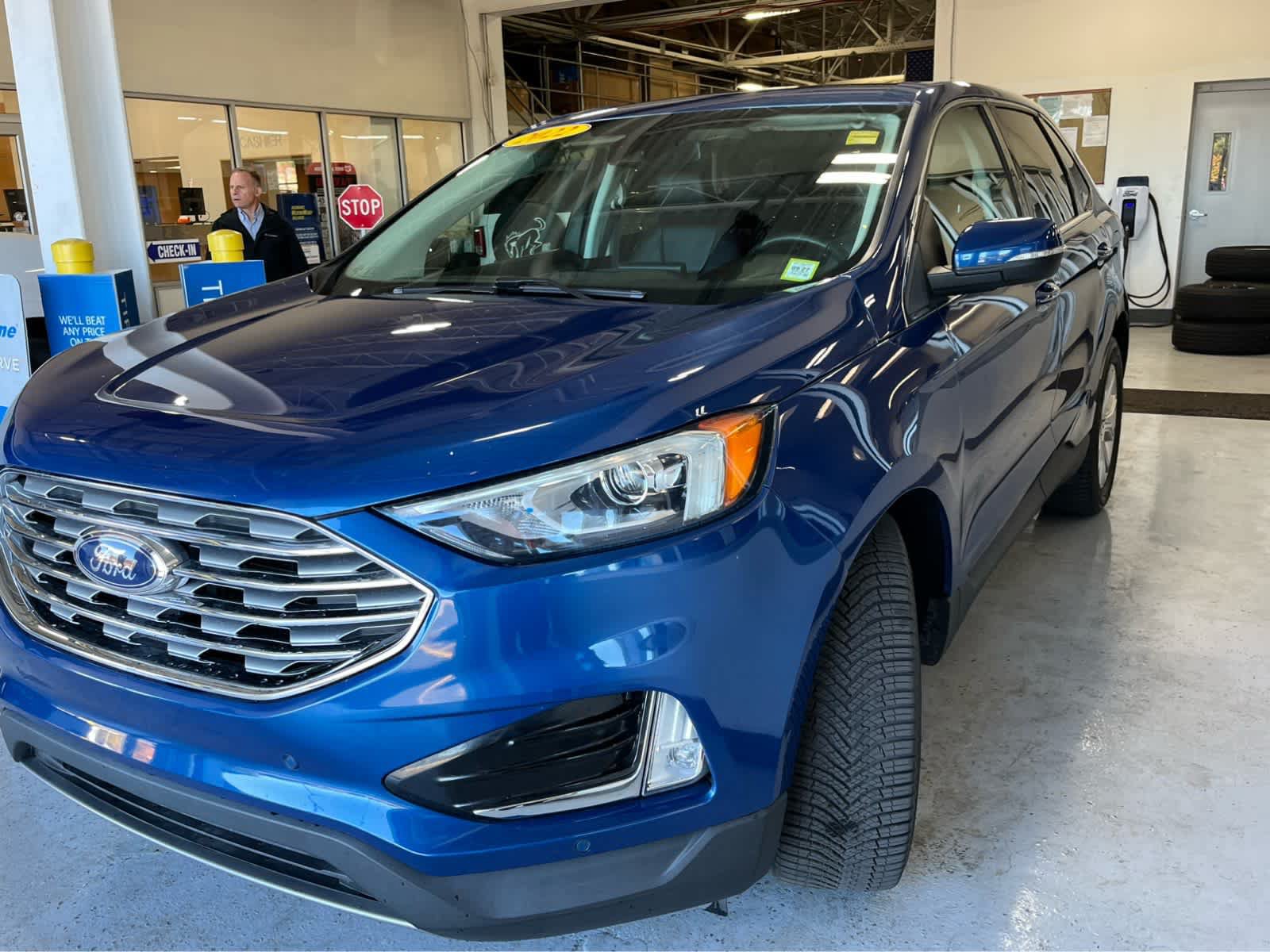 Certified 2022 Ford Edge Titanium AWD/4WD image 7