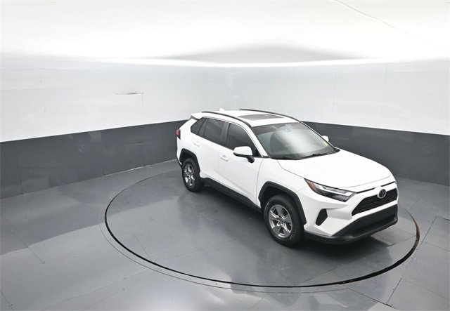 Used 2022 Toyota RAV4 XLE image 18