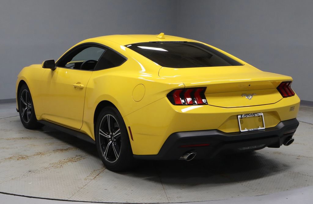 Certified 2024 Ford Mustang Coupe RWD image 3