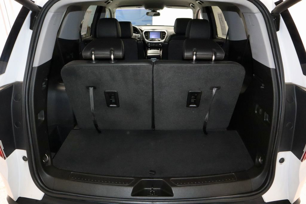Used 2023 GMC Acadia SLT image 15