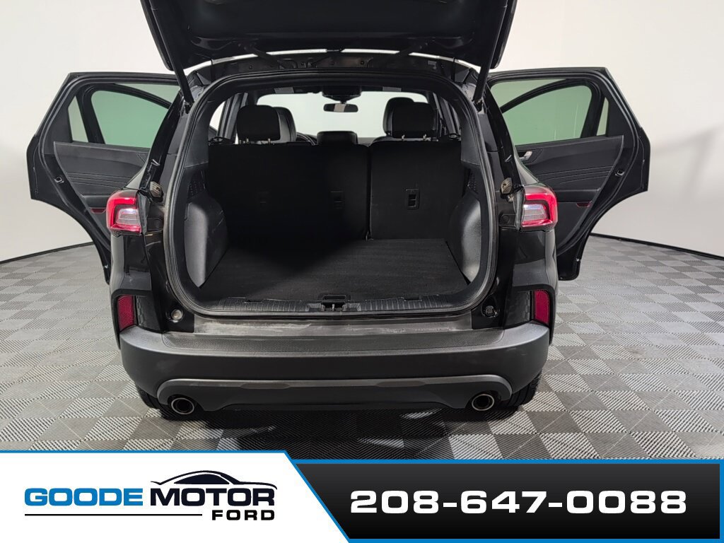 Certified 2025 Ford Escape ST-Line Select AWD/4WD image 21