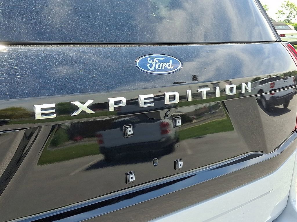 Certified 2025 Ford Expedition Active AWD/4WD image 34