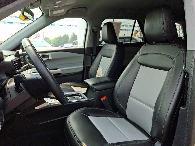Certified 2022 Ford Explorer XLT w/ Equipment Group 202A AWD/4WD image 13