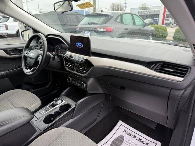 Certified 2022 Ford Escape SE w/ SE Sport Appearance Package image 23