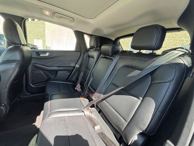 Certified 2025 Ford Escape Platinum AWD/4WD image 31