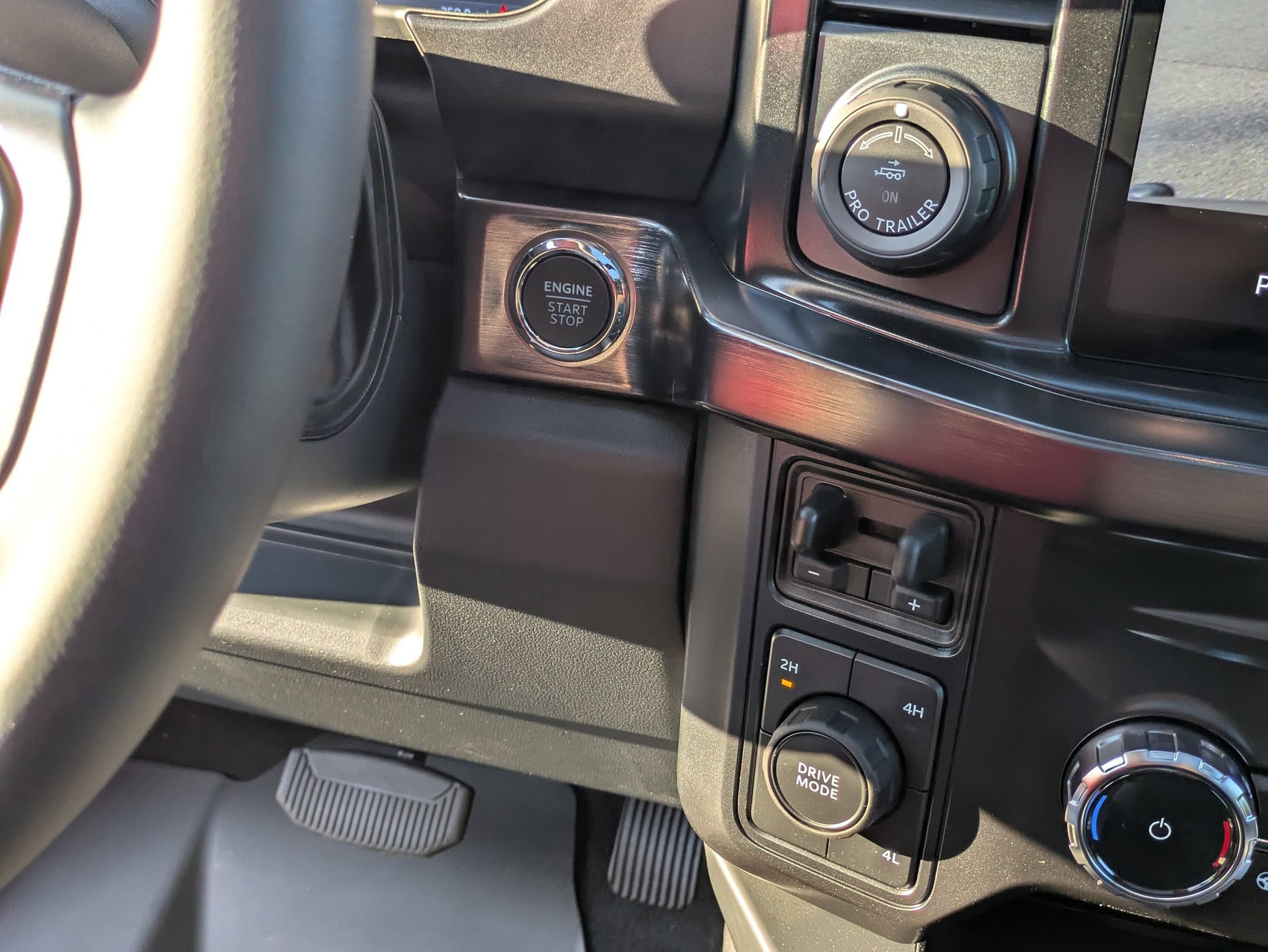 Certified 2026 Ford F350 Lariat w/ Lariat Ultimate Package AWD/4WD image 25
