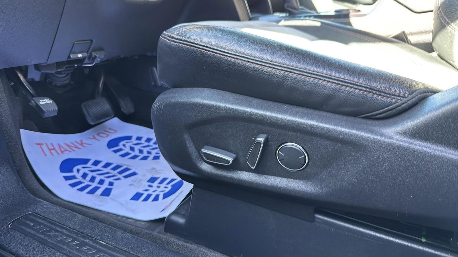 Certified 2017 Ford Explorer XLT w/ Equipment Group 202A image 11