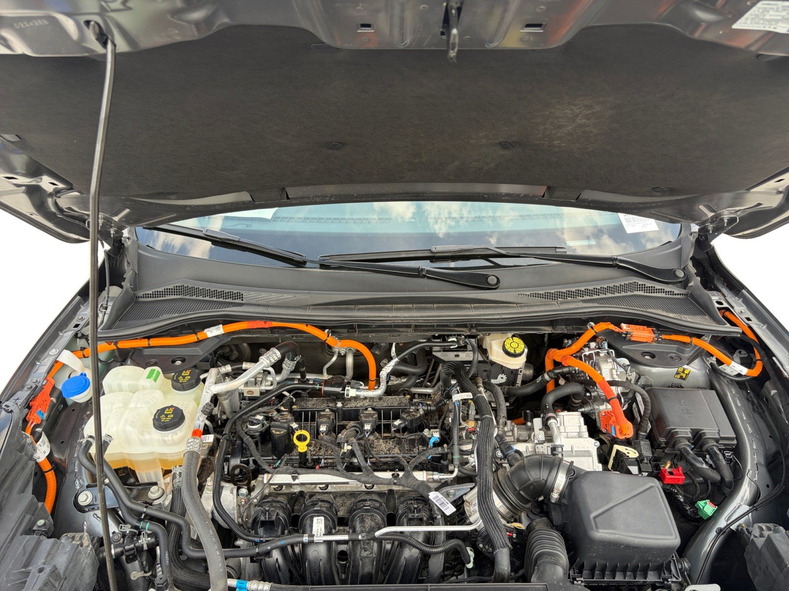 Certified 2025 Ford Escape SE FWD image 24