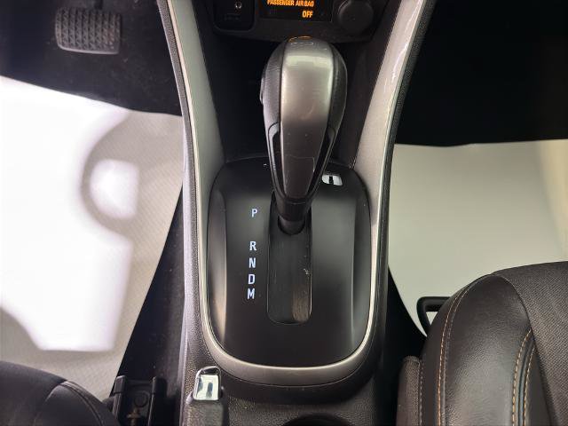 Used 2020 Chevrolet Trax LT w/ LT Convenience Package AWD/4WD image 26