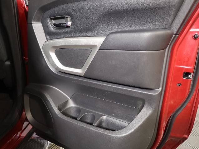 Used 2019 Nissan Titan SV AWD/4WD image 33