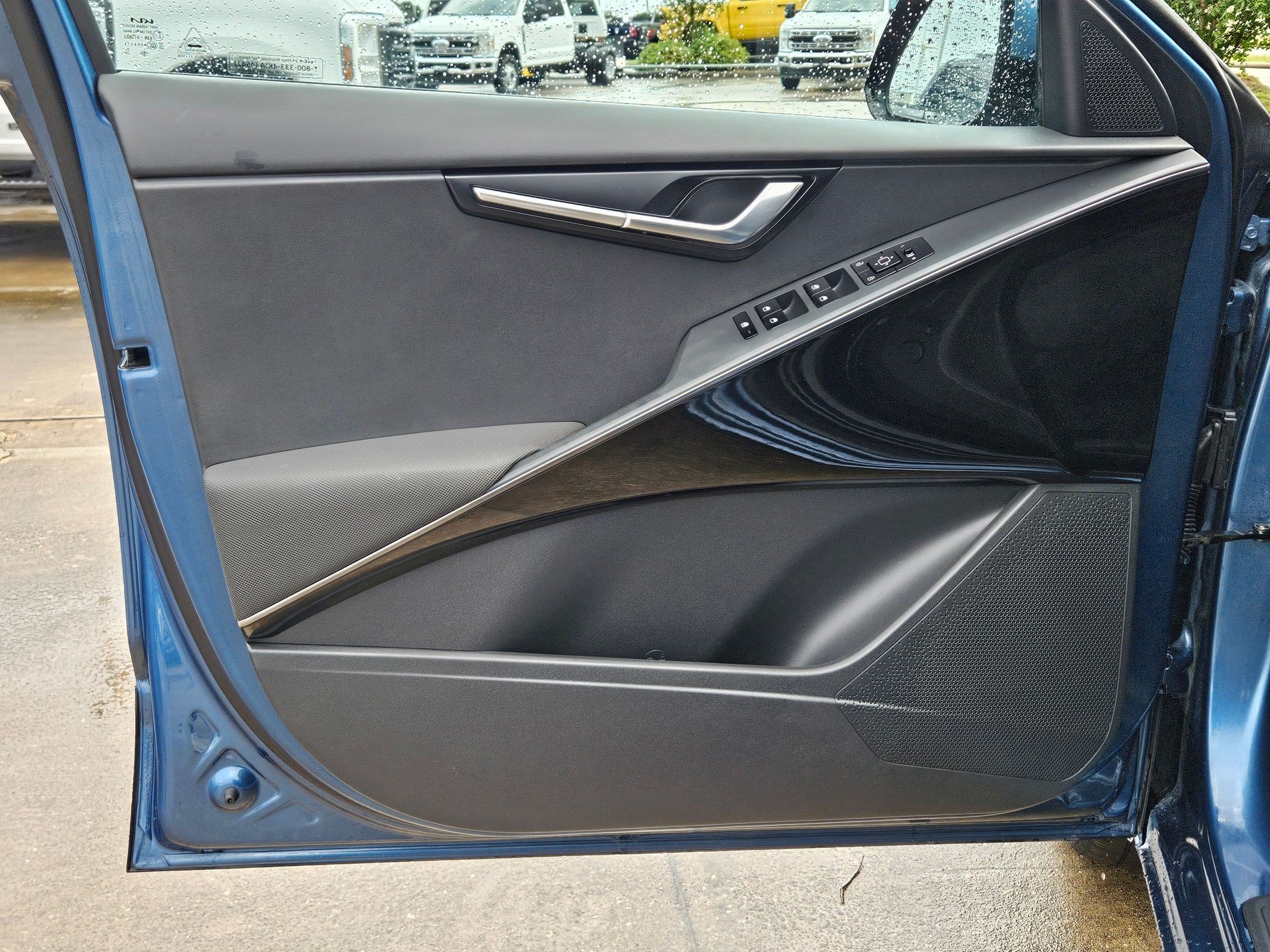Used 2024 Kia Niro Wind FWD image 14