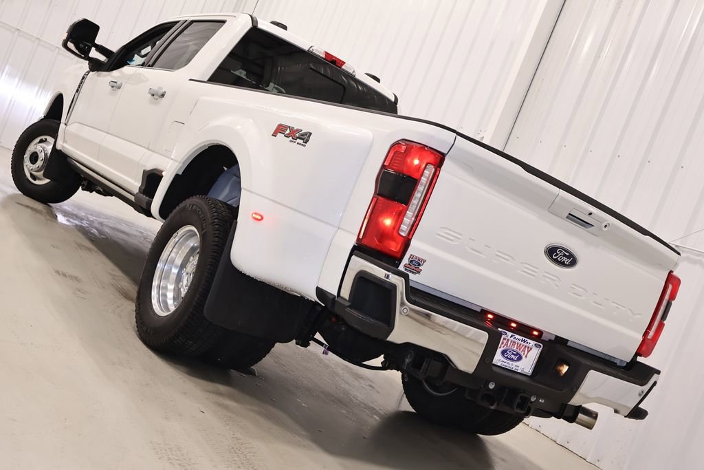 Certified 2025 Ford F350 Lariat w/ Lariat Ultimate Package AWD/4WD image 4