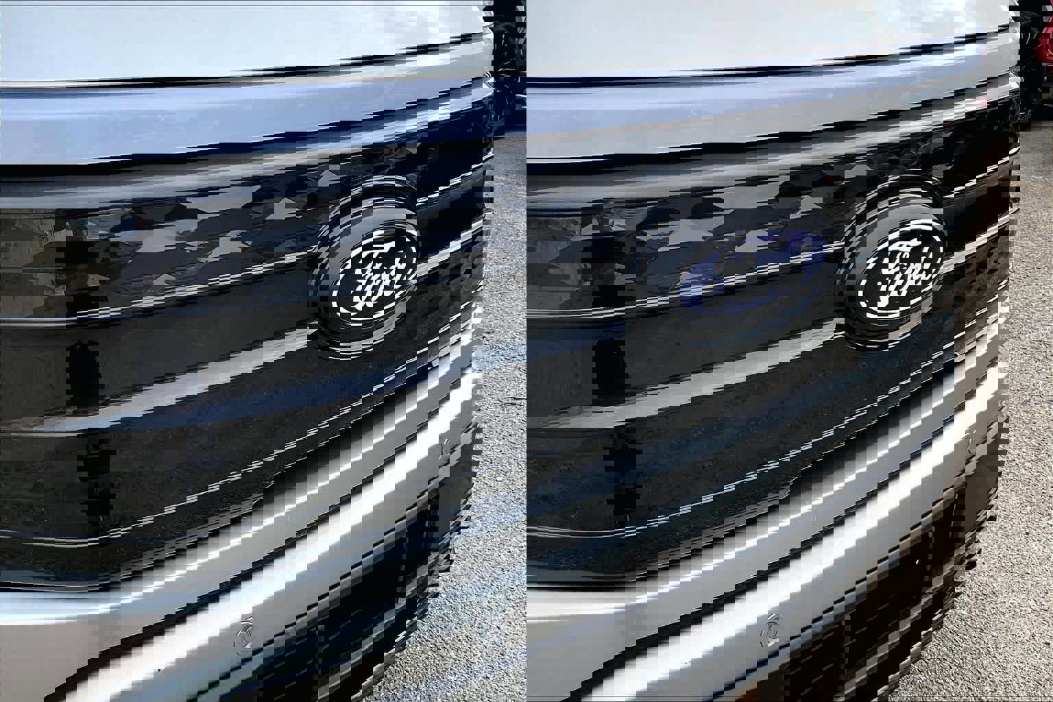 Certified 2025 Ford F150 Lightning Platinum image 30