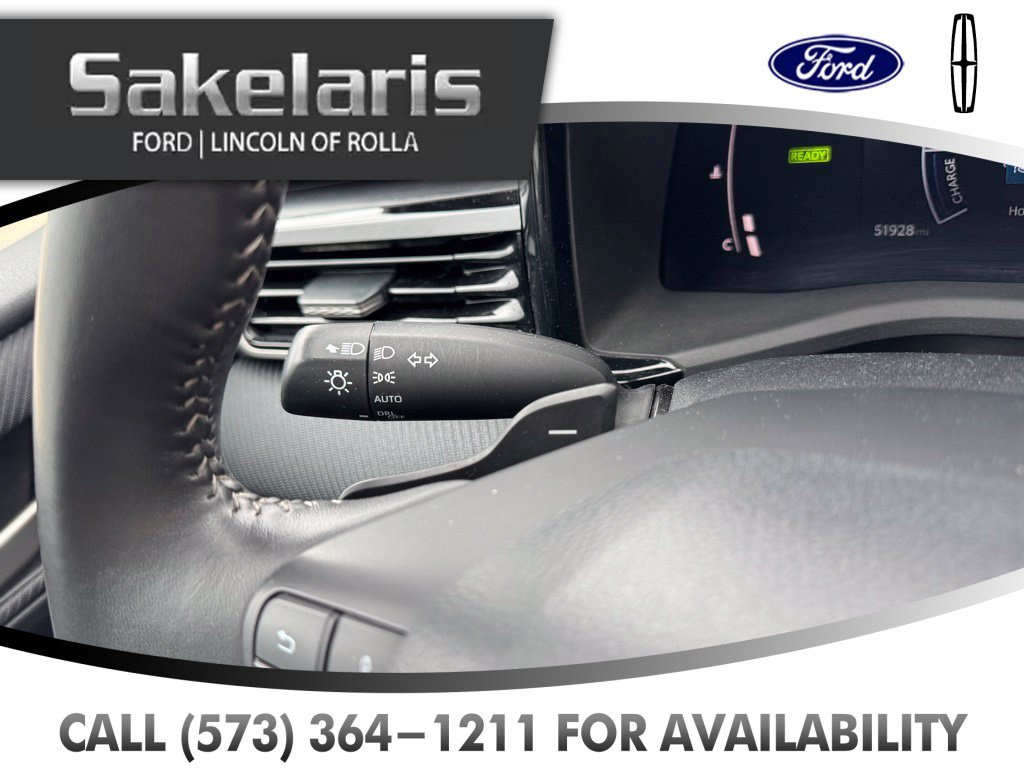 Used 2025 Toyota Camry SE FWD image 18