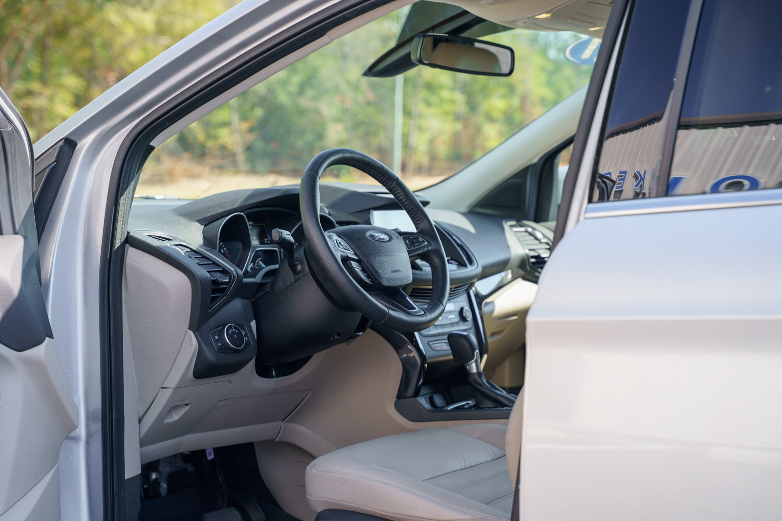 Certified 2017 Ford Escape Titanium FWD image 18