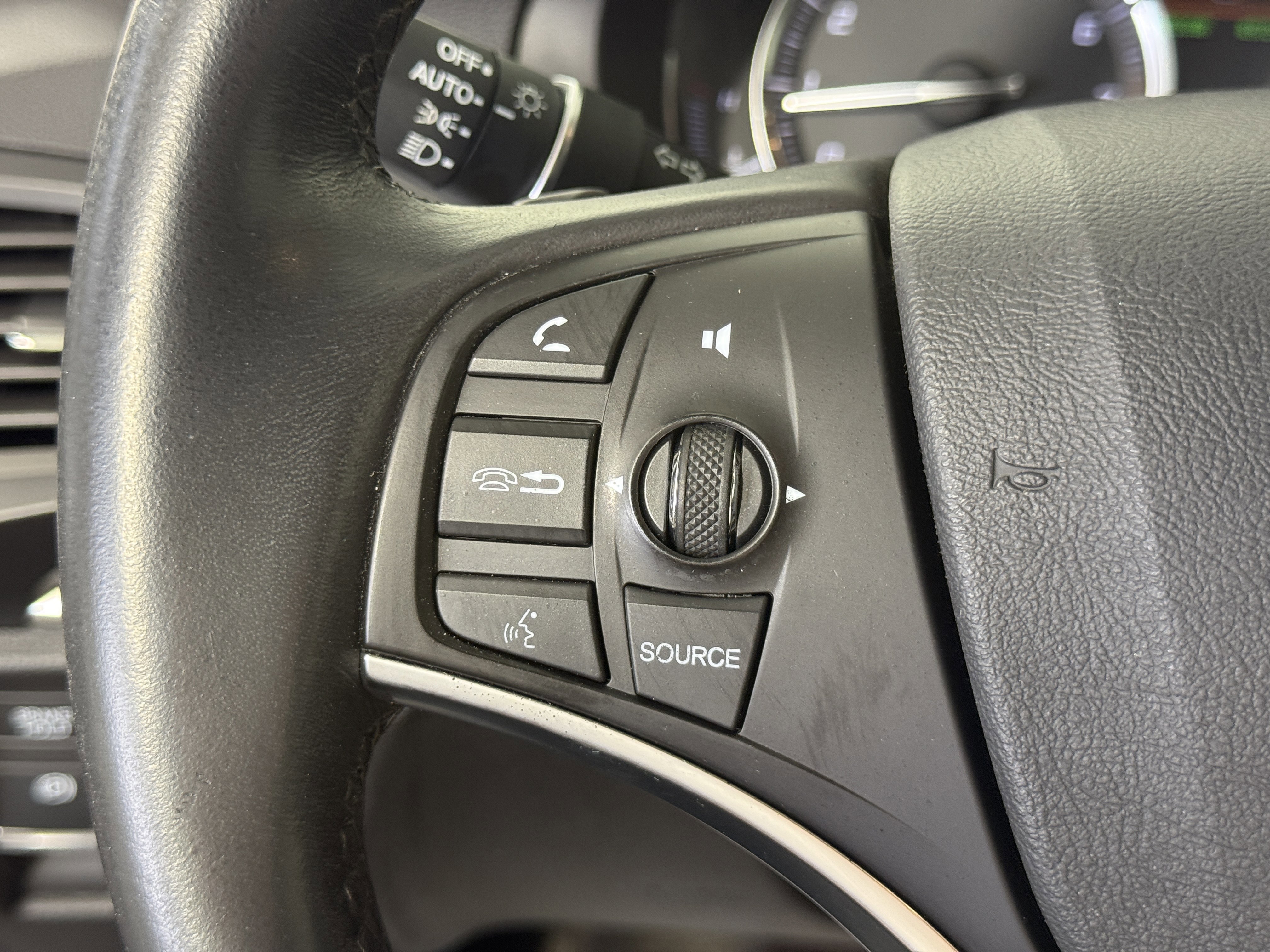 Used 2020 Acura MDX FWD image 26