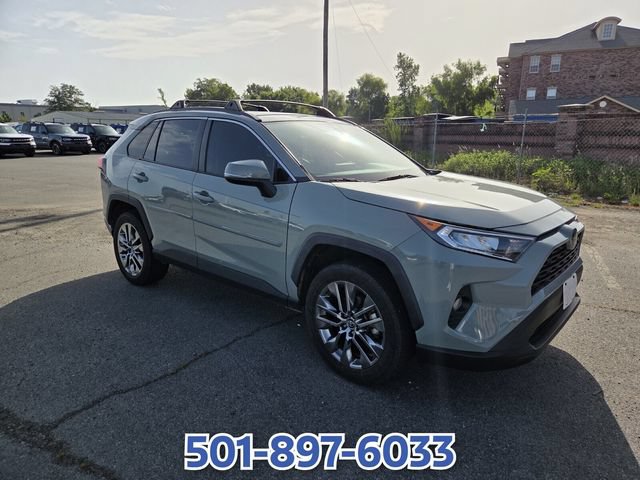 Used 2020 Toyota RAV4 XLE Premium FWD image 3