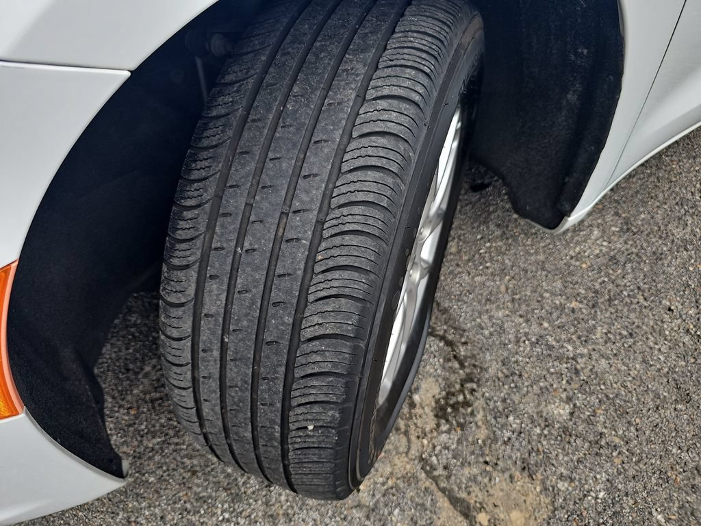 Used 2024 Chrysler Pacifica Touring-L FWD image 31