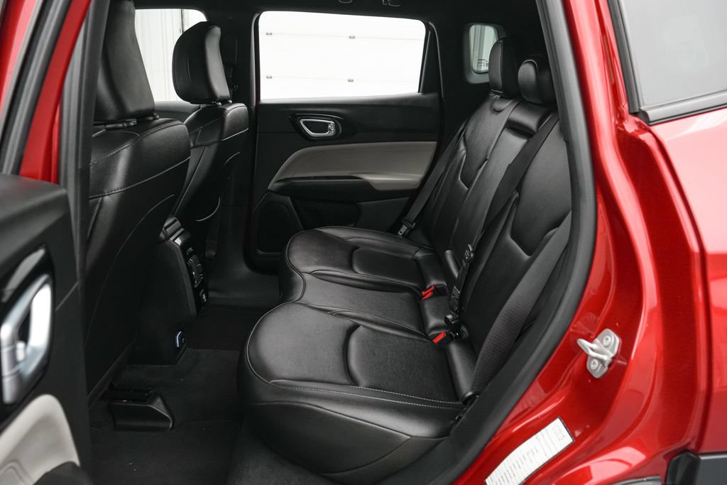 Used 2025 Jeep Compass Limited AWD/4WD image 18