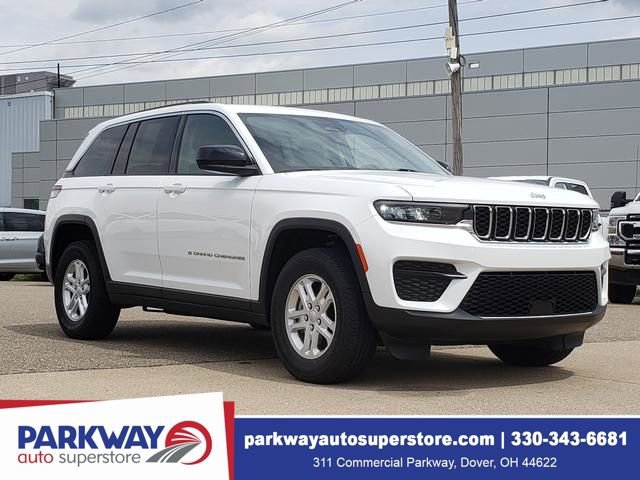 Used 2023 Jeep Grand Cherokee Laredo w/ Luxury Tech Group I AWD/4WD image 1