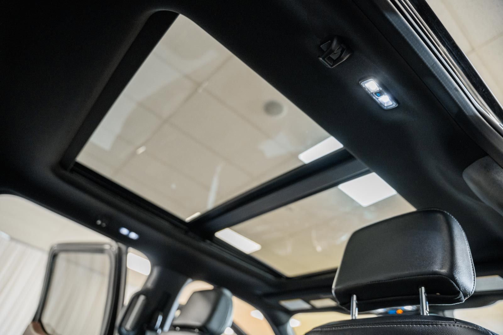 Certified 2023 Ford F150 Lariat w/ Equipment Group 502A High image 42