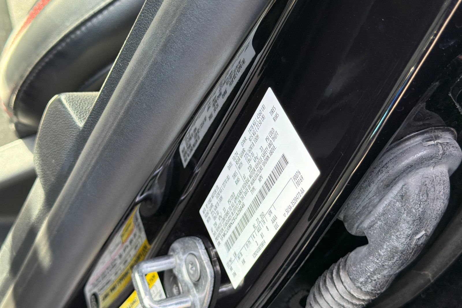 Certified 2025 Ford Escape ST-Line FWD image 31